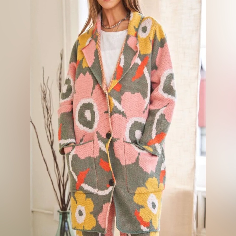 Mindy's Mai's Market Bold Floral Patterned Coat with Pink and Yellow Accents Med - Picture 2 of 7